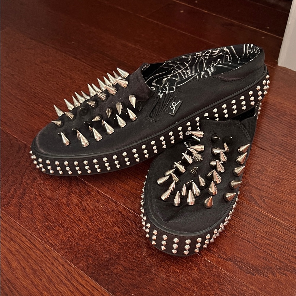 Maisie Wilen Keds Black Spiked studded Slip-On Shoes